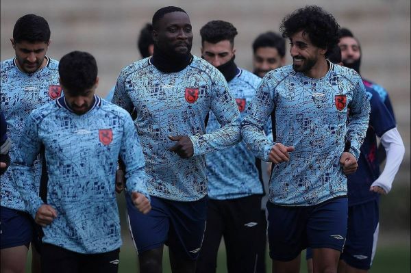  مهمانان ناخوانده تمرین مس عکس