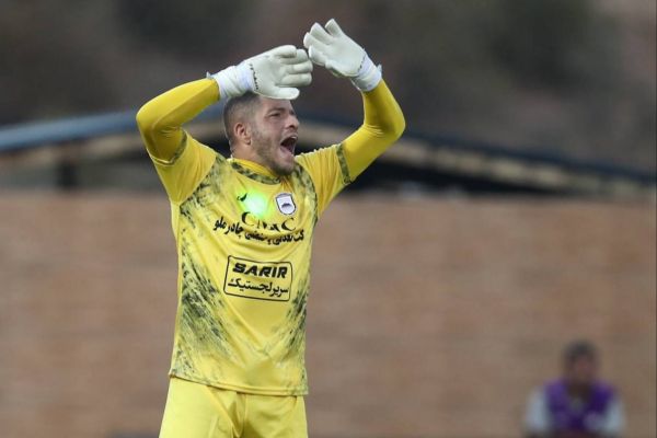  تمدید قرارداد دروازه‌بان برزیلی چادرملو