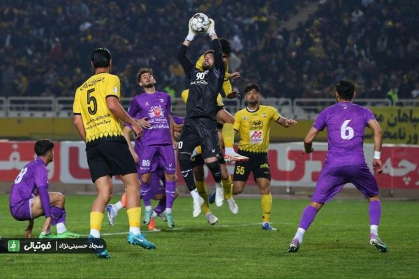 غیبت شش بازیکن اصلی سپاهان مقابل هوادار