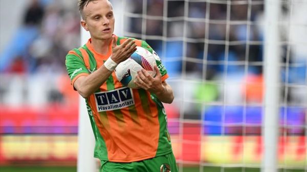 روزنامه ترکیهای و تایید خبر فوتبالی؛ فلورنت هادرژوناژ خرید جدید پرسپولیس