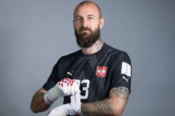 علاقه منچستریونایتد به دروازهبان صربستانی تورینو