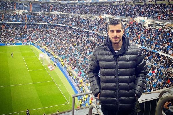 عزتاللهی به سبک نقی معمولی برای بارساییها کری خواند عکس