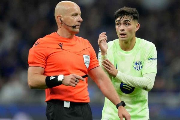  حمله ستاره بارسلونا به تیم داوری و درخواست پیگیری از یوفا