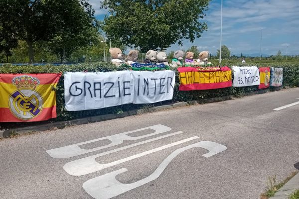  عکس؛ تشکر هواداران رئال مادرید از اینتر به خاطر حذف بارسلونا