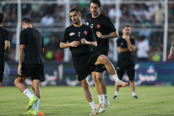 اعتراض عجیب علیپور به جشن قهرمانی تراکتور؛ کمی حرفهایتر باش آقای گل