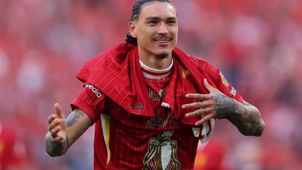  2 مشتری جدید برای مهاجم لیورپول