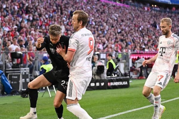 پیروزی بی دردسر بایرن مونیخ همراه با جشن قهرمانی