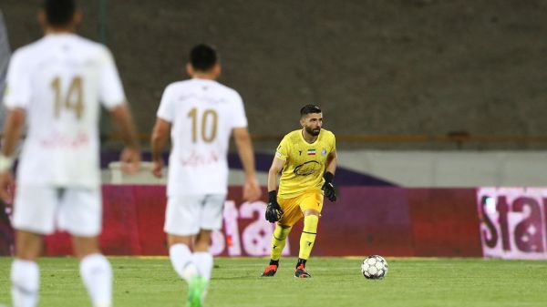  خالدآبادی دروازه‌بان استقلال مقابل سپاهان