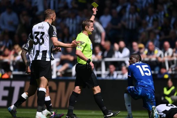  خشم هواداران چلسی پس از اخراج بچگانه نیکلاس جکسون مقابل نیوکاسل