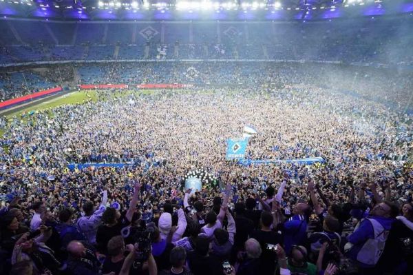 آسیبدیدگی 44 هوادار در جشن صعود هامبورگ به بوندسلیگا