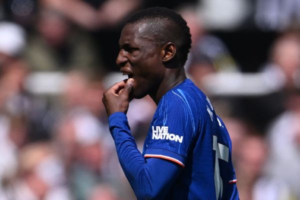 مهاجم چلسی نیازی به عذرخواهی از هم تیمیهایش نمیبیند