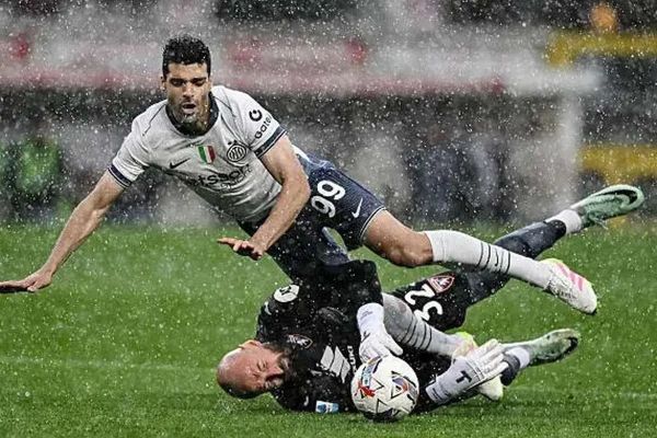 پدر طارمی شایعات را تکذیب کرد؛ خبری از جدایی مهدی از اینتر نیست