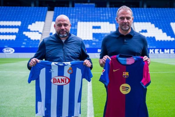  عکس یادگاری فلیک و سرمربی اسپانیول پیش از دربی کاتالونیا