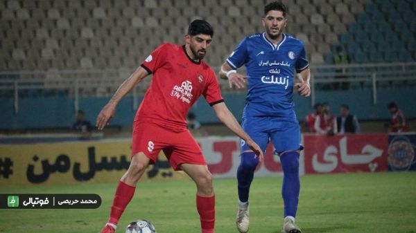  استقلال خوزستان یک - تراکتور سه  رنگ سال، قرمز تراکتوری