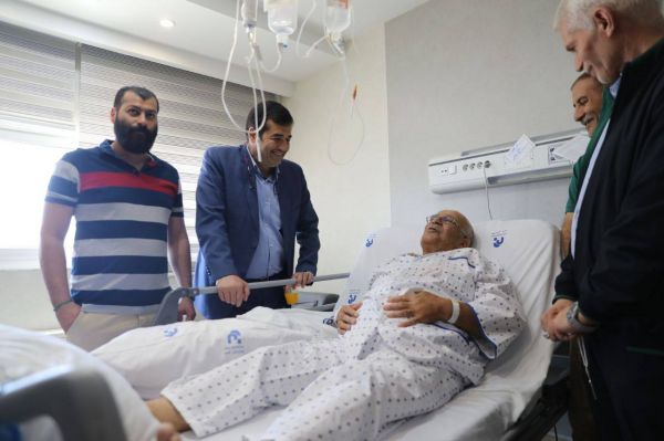 عیادت وزیر ورزش از حسن روشن