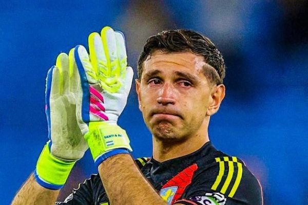 عکس؛ اشک ریختن امیلیانو مارتینز؛ جدایی در راه است