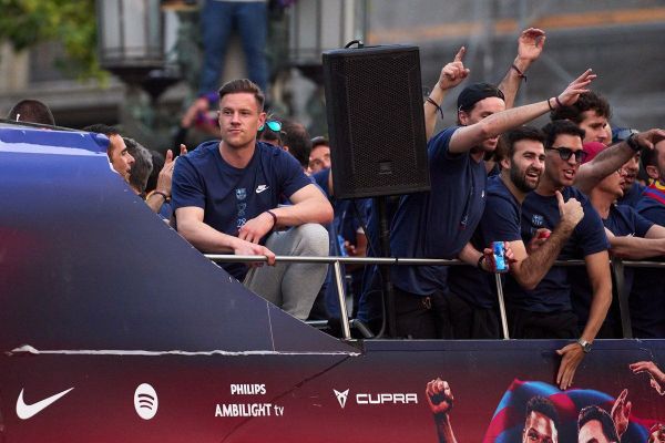 واکنش اینستاگرامی کاپیتان بارسلونا به جشن قهرمانی در خیابان