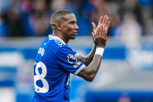 رسمی؛ پیرمرد لیگ جزیره از اورتون جدا شد