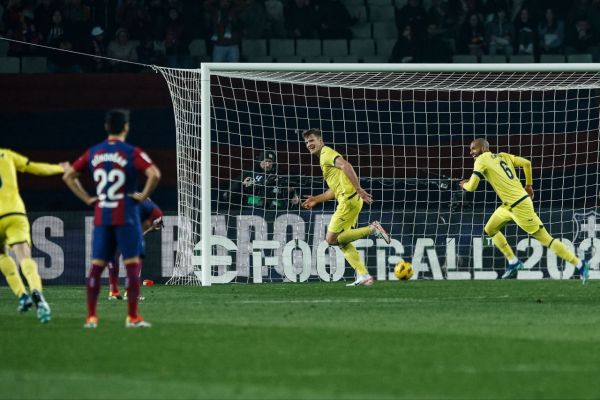 ویارئال چند بار در خانه بارسلونا به پیروزی رسیده است