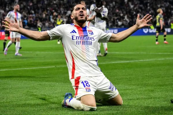  خروج ستاره موردنظر لیورپول و منچستریونایتد از لیون