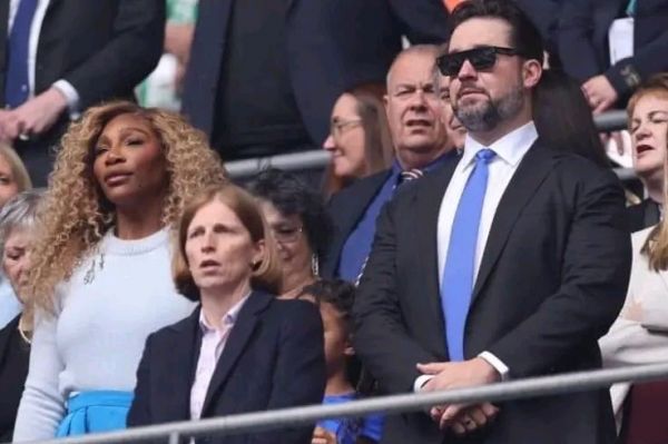  عکس؛ تنیسور اسطوره‌ای تماشاگر فینال جام حذفی زنان انگلیس