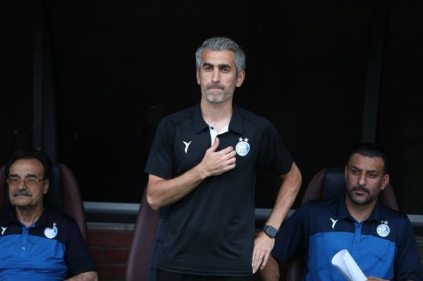 کادرفنی استقلال تماشاگر بازی صنعت نفت در اسلامشهر