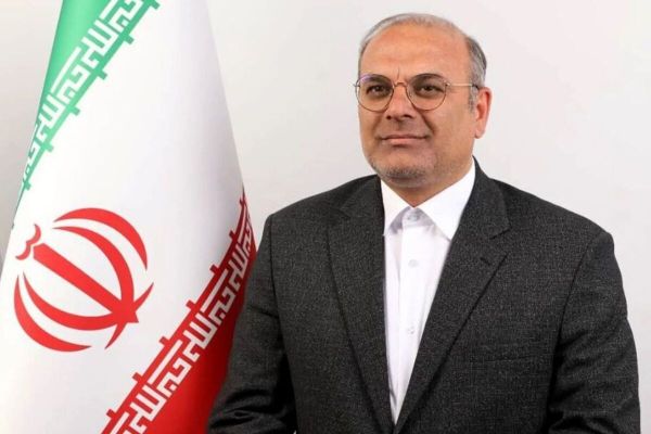 سخنگوی فراکسیون ورزش باید حق پخش را به فوتبال برگردانیم