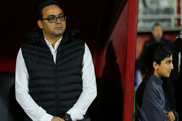 افسری با بازیکنان گلگهر تماس بگیرید شکایت میکنیم