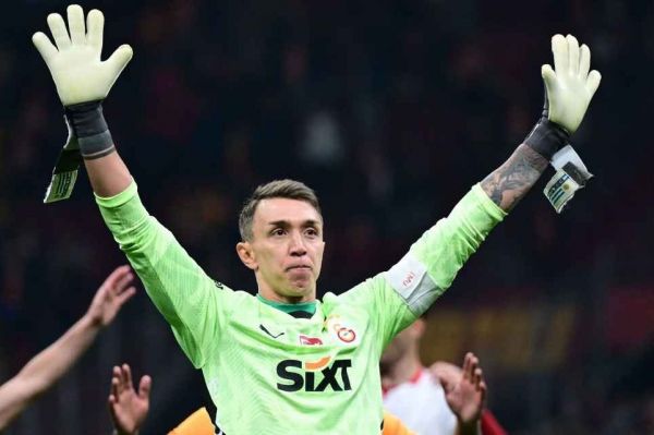  اتفاق عجیب در سوپرلیگ ترکیه؛ گلزنی دروازه‌بان گالاتاسرای در جشن قهرمانی