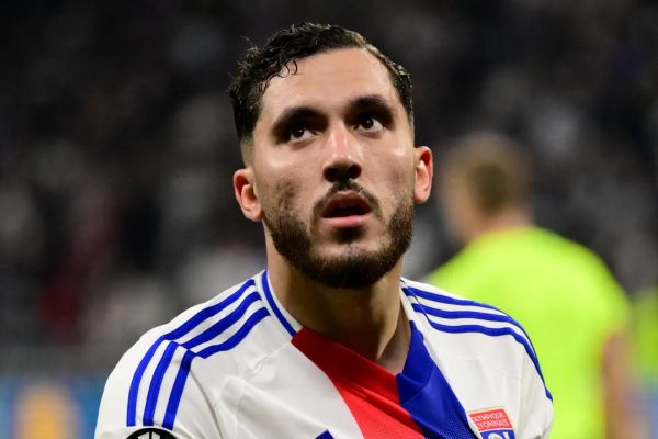 انتخاب ستاره فرانسوی لیون از بین دو غول فوتبال انگلستان مشخص شد