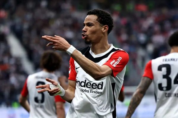  آینتراخت فرانکفورت مانع جدایی مهاجم پرطرفدارش نخواهد شد