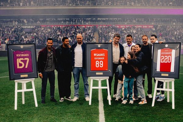  عکس؛ وداع احساسی اسطوره بلژیکی با فوتبال در حضور خانواده‌اش