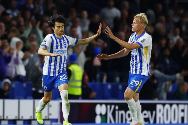  باخت قهرمان لیگ برتر انگلیس در شب گلزنی بازیکن ژاپنی