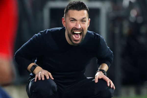  دلیل جدایی سرمربی آژاکس  عدم استخدام آشپز و روانشناس