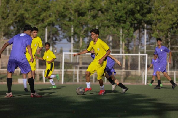 بازی دوستانه منتخب تهران با نوجوانان فولاد در مرکز ملی