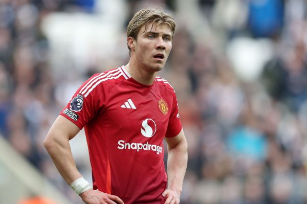  تیم مورینیو به دنبال جذب مهاجم منچستریونایتد