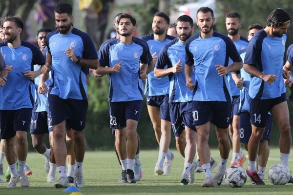  شارژ مالی بازیکنان استقلال  اردوی نیمه‌نهایی آبی‌ها آغاز شد
