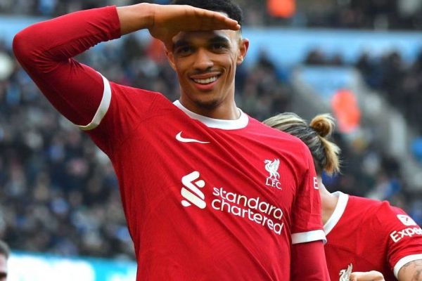 خواهش اسلوت از هواداران لیورپول لطفاً این بازیکن را هو نکنید