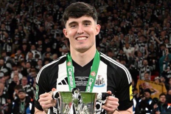 گزینه اول منچسترسیتی برای پست مدافع راست در تابستان ۲۰۲۵