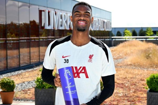  ستاره هلندی لیورپول بهترین بازیکن جوان فصل لیگ برتر انگلیسلیورپول