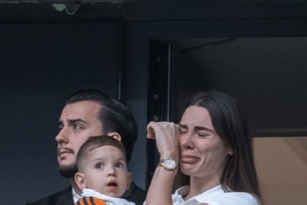 عکس؛ گریه همسر والورده هنگام خداحافظی مودریچ و آنچلوتی