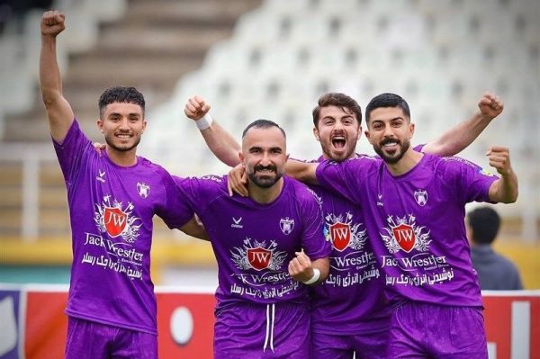  اختصاصی فوتبالی  هوادار در تهران ماندنی شد؛ گلستان تیمی نخواهد داشت