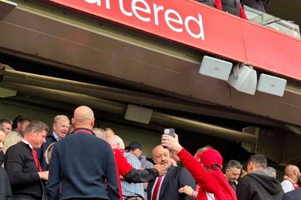  عکس؛ حضور سرمربی اسبق رئال مادرید و لیورپول در آنفیلد