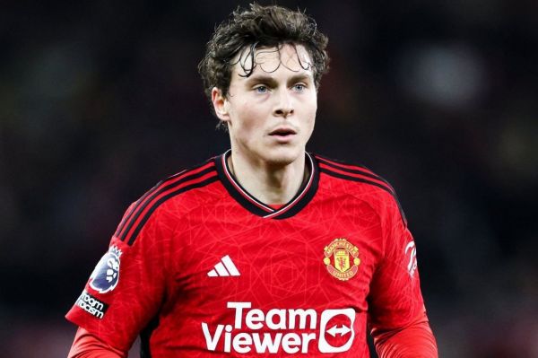  مدافع سوئدی در آستانه ترک منچستریونایتد