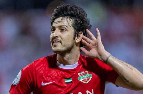  سردار با عصا در جشن قهرمانی شباب‌الاهلی