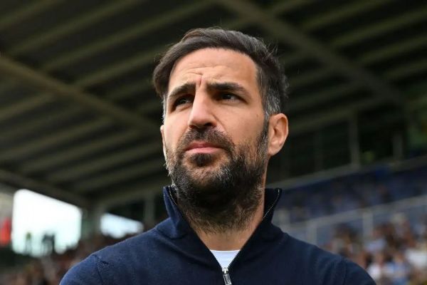 فابرگاس با وجود پیشنهادات جذاب، در کومو ماندنی شد