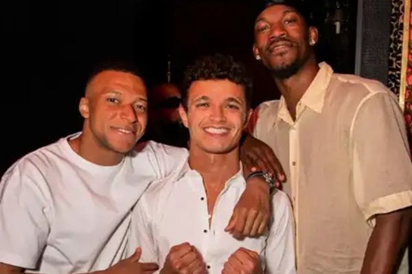 عکس یادگاری امباپه با دو ستاره دنیای ورزش