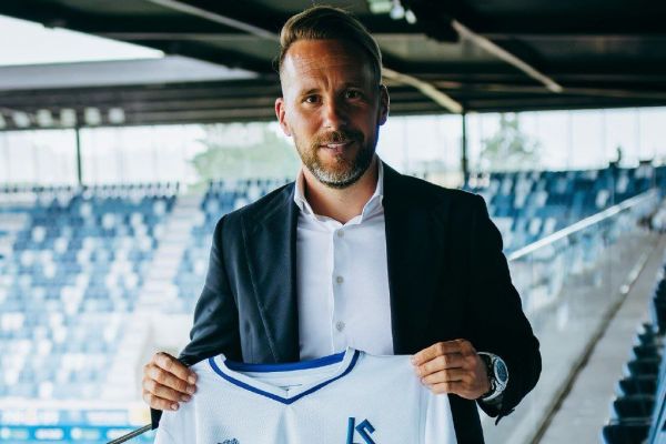  بازیکن اسبق استقلال، سرمربی شد