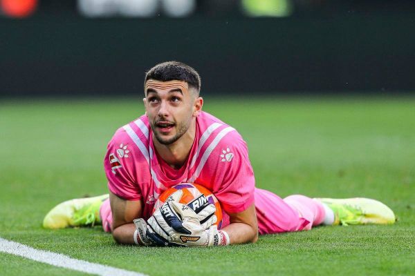 دروازهبانی که نمیخواهد به بارسلونا برود