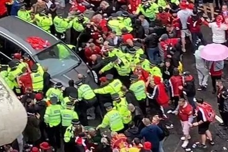 بیانیه پلیس بریتانیا در مورد حادثه تلخ جشن قهرمانی لیورپول